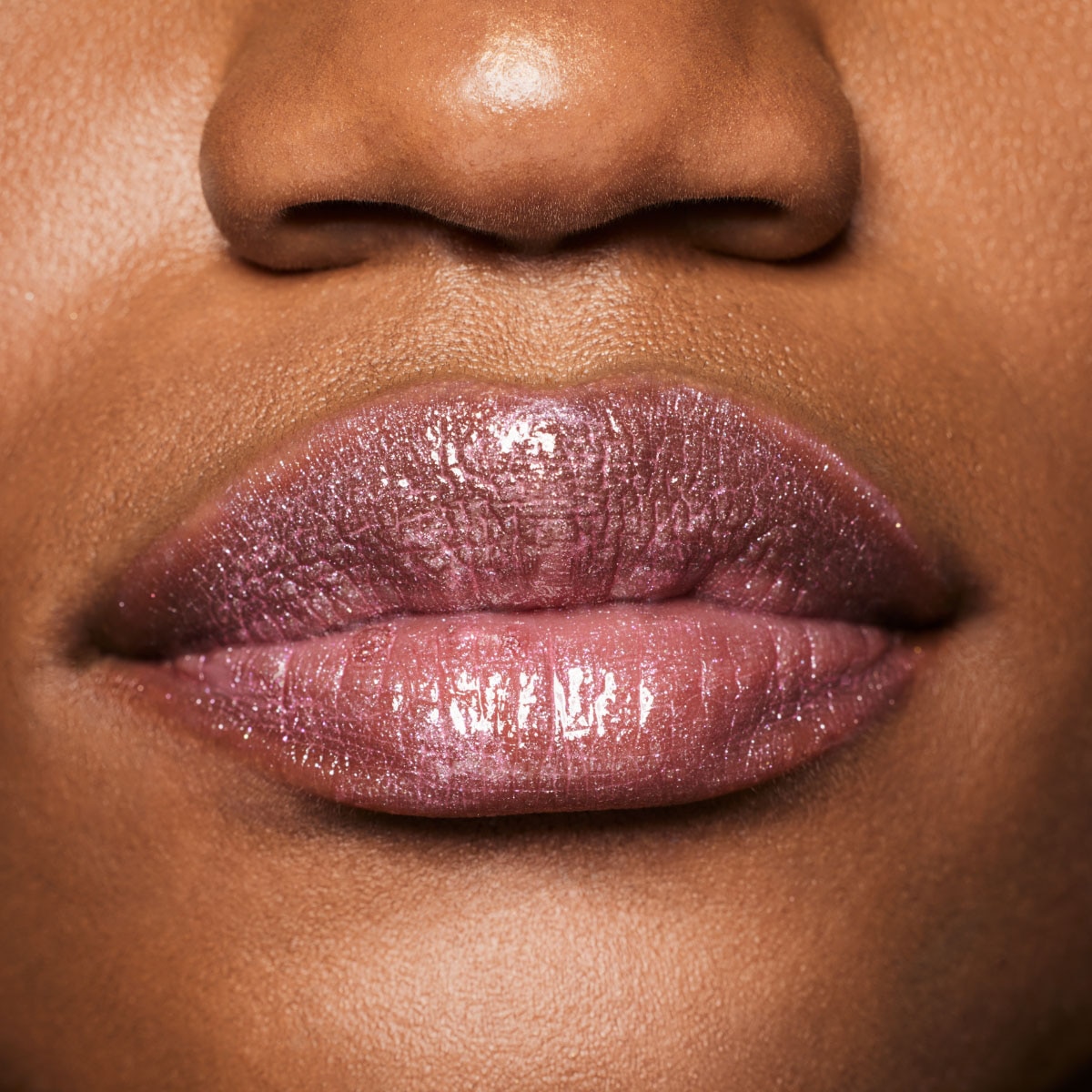 GLOSS BOMB STIX SHIMMER (LABIAL CON ACABADO BRILLOSO)